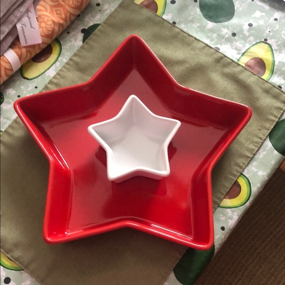 Red Star-Shaped Serving Dish with White Star Bowl - Picture 6 of 6